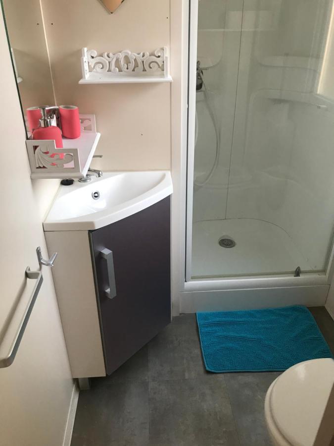 Mobilhome En Face Des Plages Hyeres Exterior photo